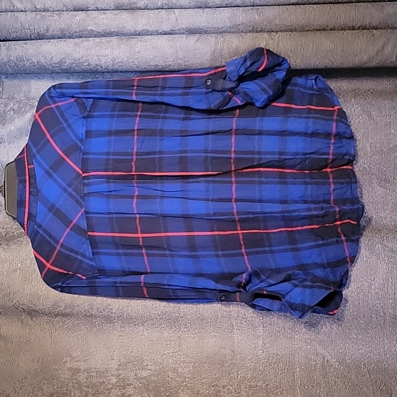 a.n.a Button up ❤💙 - Picture 5 of 7